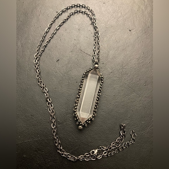 Big crystal quartz with free thin chain boho goth necklace - Picture 1 of 5